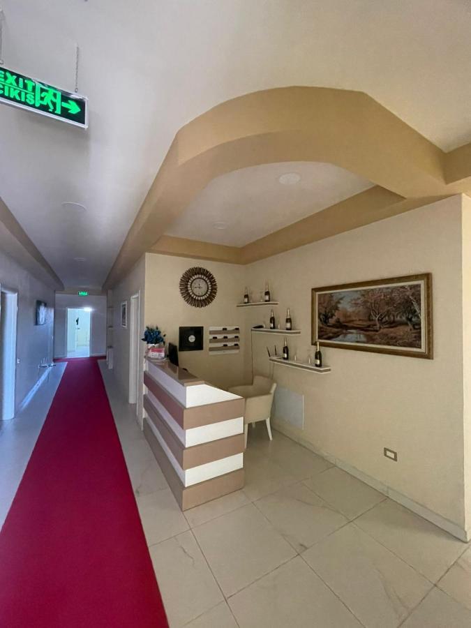 Grand Hotel Gjyshi Qerrexhias Exteriér fotografie